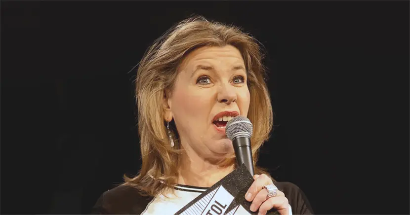 Boka standup med Ami Hallberg Pauli