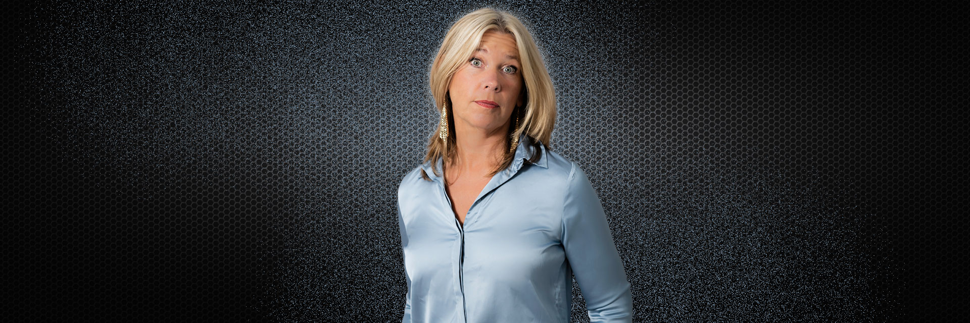 Ami Hallberg Pauli - F�rel�sare, moderator och standupkomiker